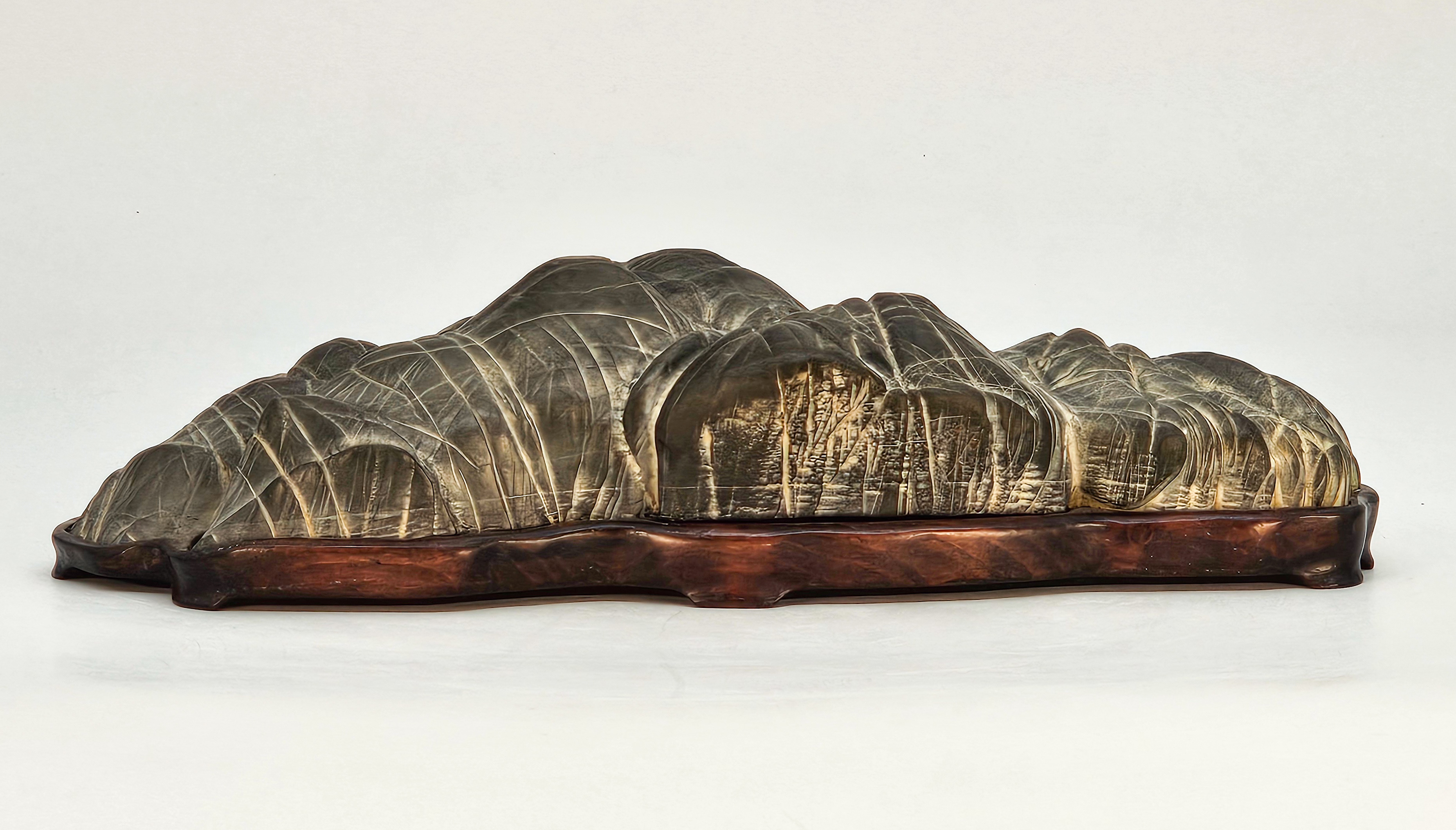 Suiseki aus den Apuanischen Alpen inkl. Daiza 25x12x6cm